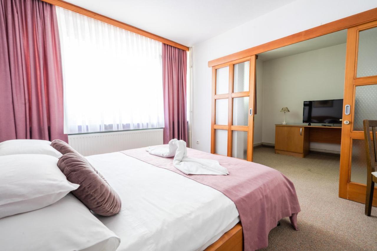 Park Hotel Біхач Екстер'єр фото
