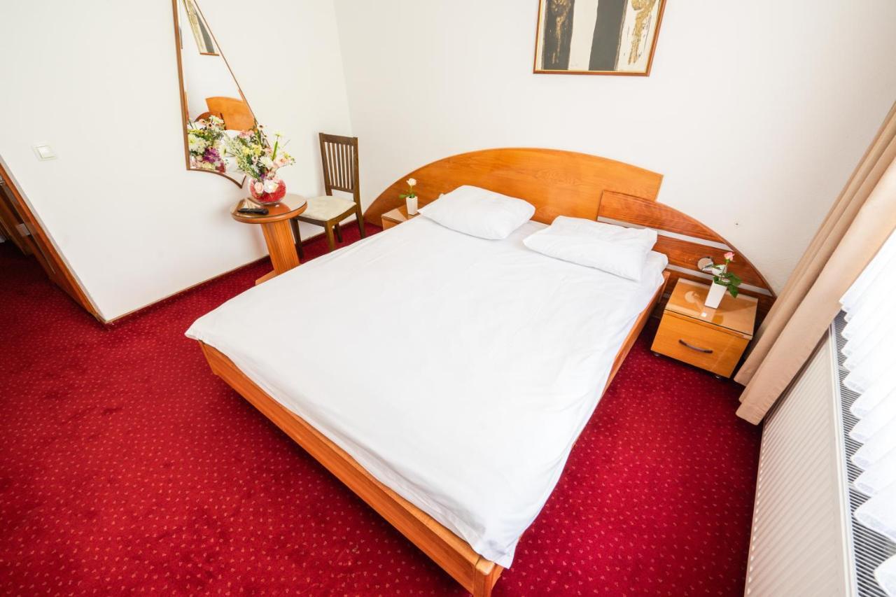 Park Hotel Біхач Екстер'єр фото