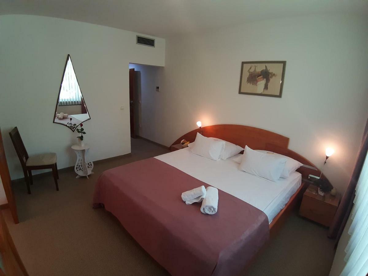 Park Hotel Біхач Екстер'єр фото